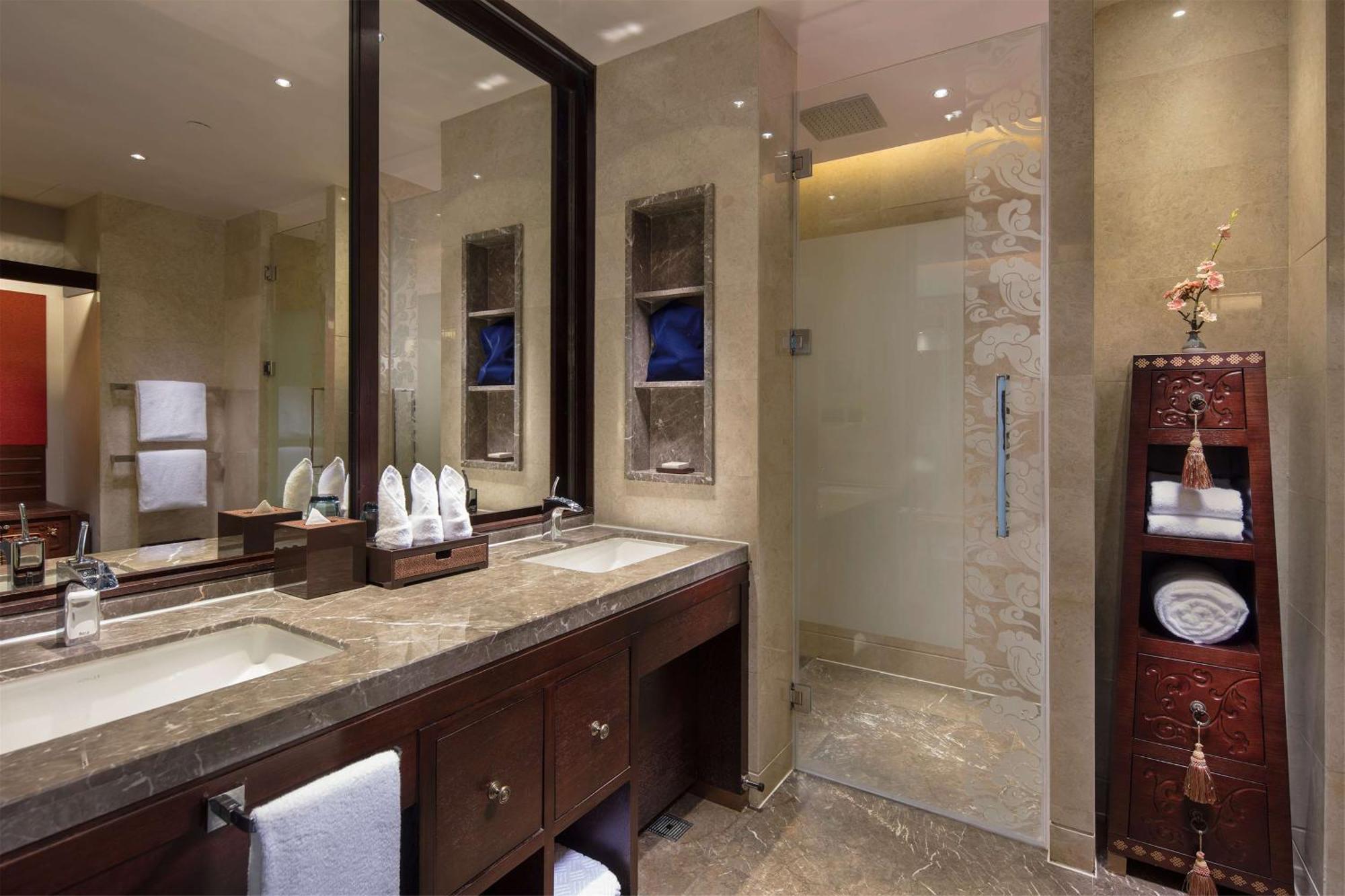 Hilton Linzhi Resort Ньингчи Экстерьер фото