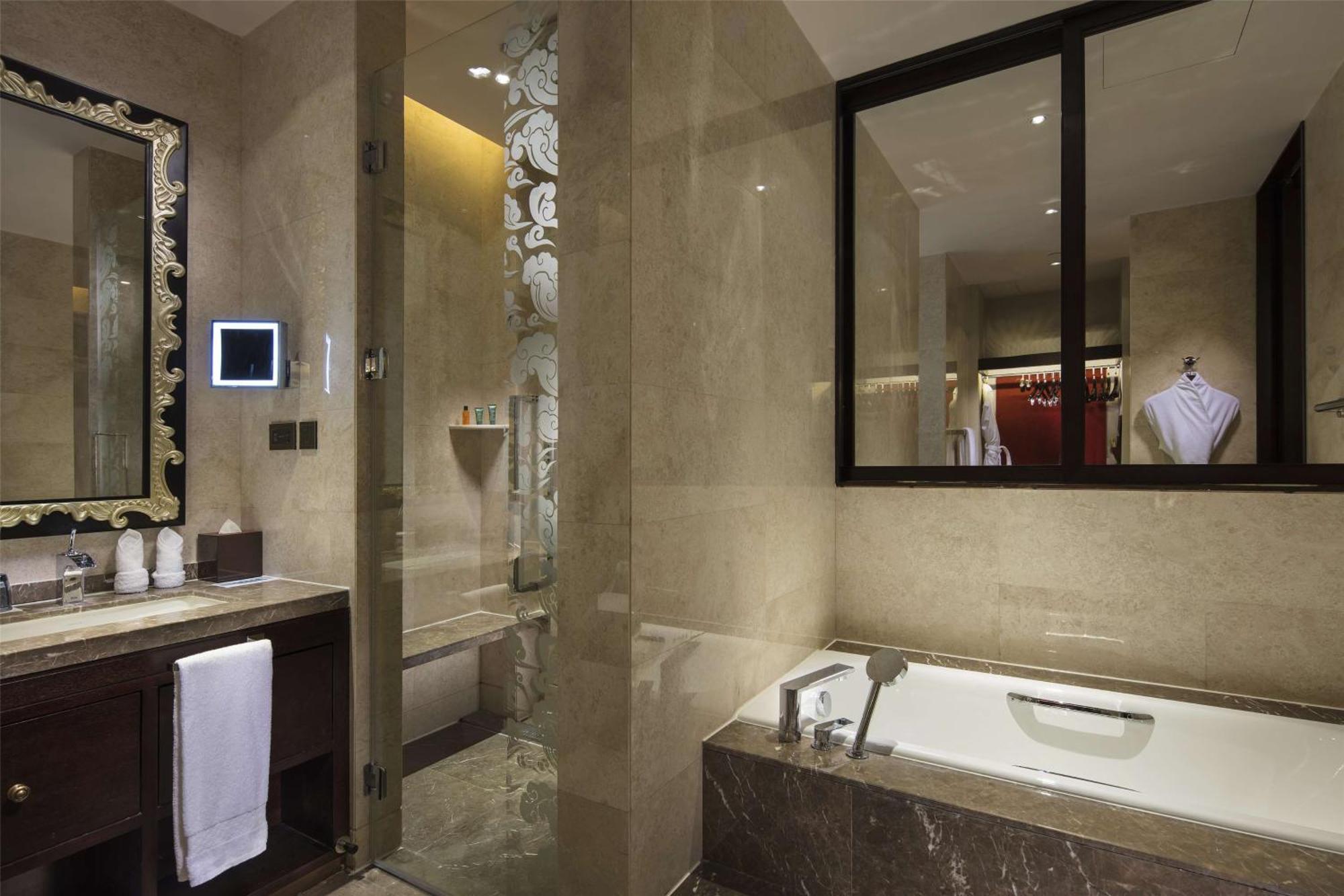 Hilton Linzhi Resort Ньингчи Экстерьер фото